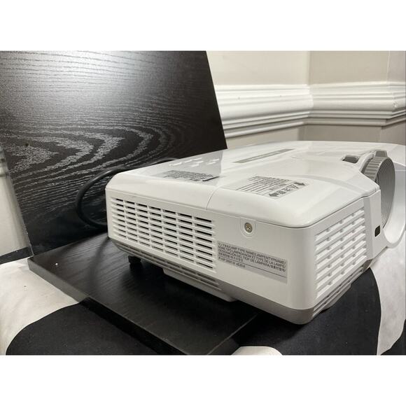 Mitsubishi XD520U DLP Projector High-Quality HD Home Theater Tested & Working - Picture 3 of 8